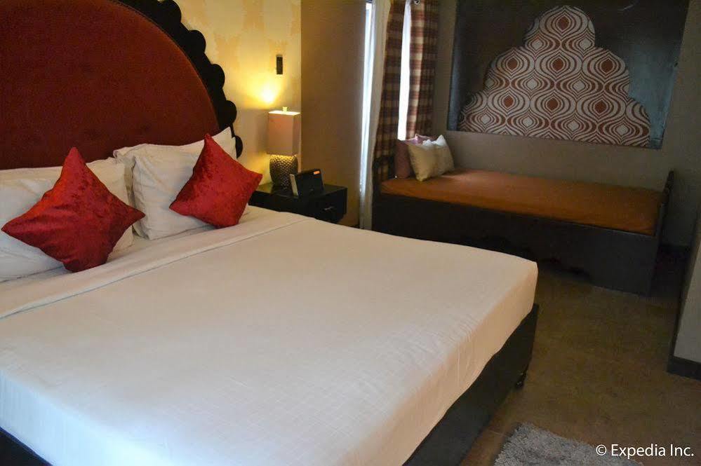 The Theodore Hotel Tagaytay City Eksteriør billede